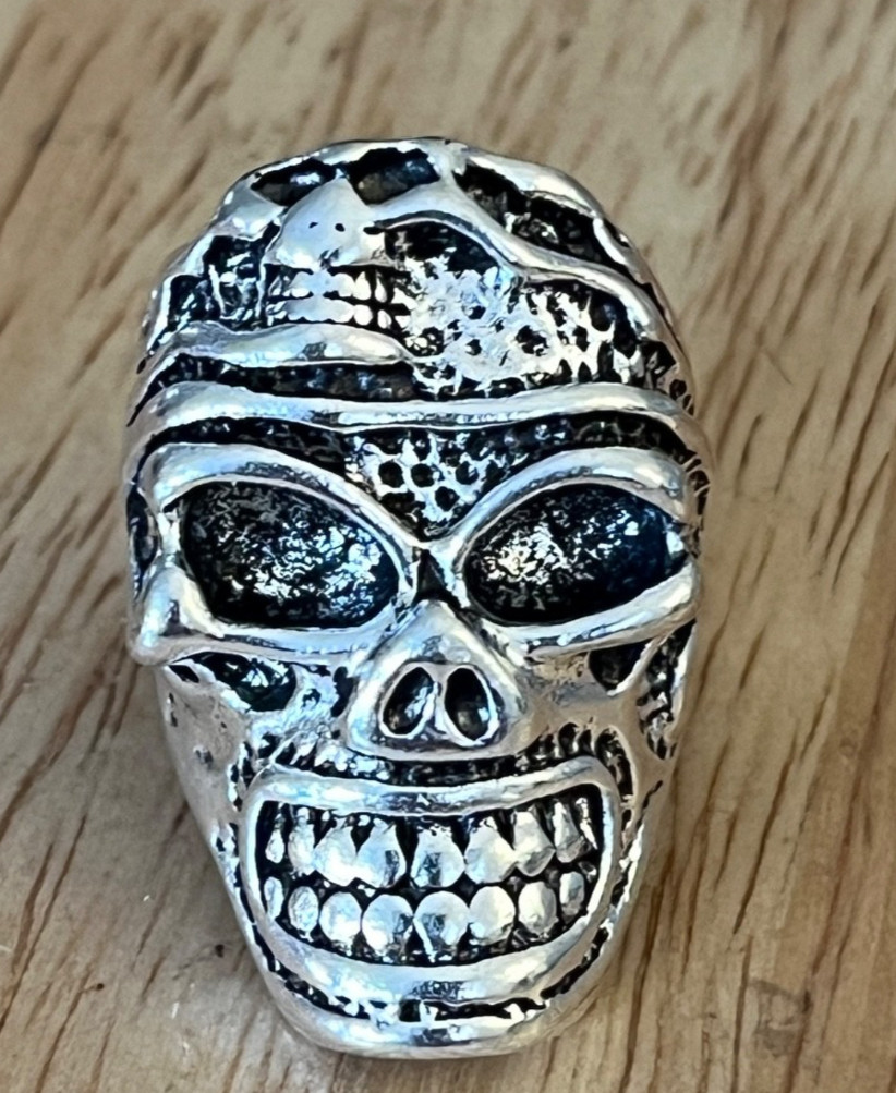 LOT OF 5 MOTORCYCLE BIKER’ S SKULL RINGS…STAINLESS STEEL. VARIOUS SIZES..NEW