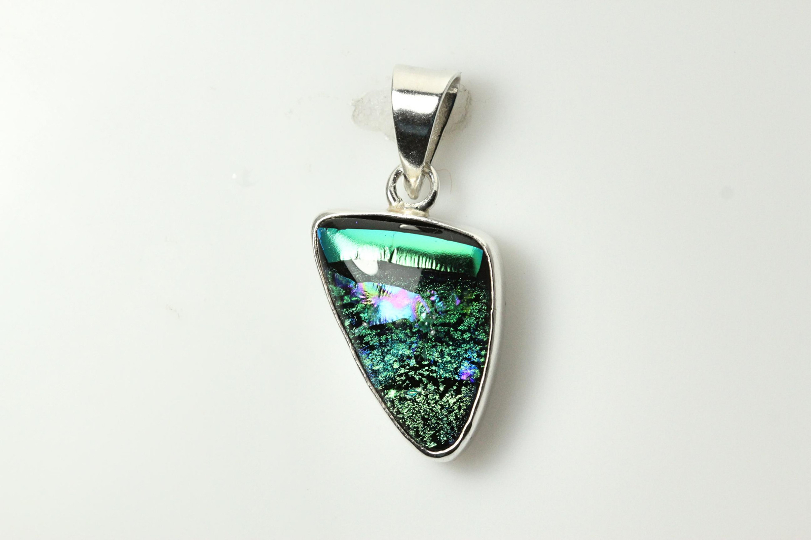 925 Sterling Silver Free Form Green Glass Pendant 14.1 Grams (PEN6493)