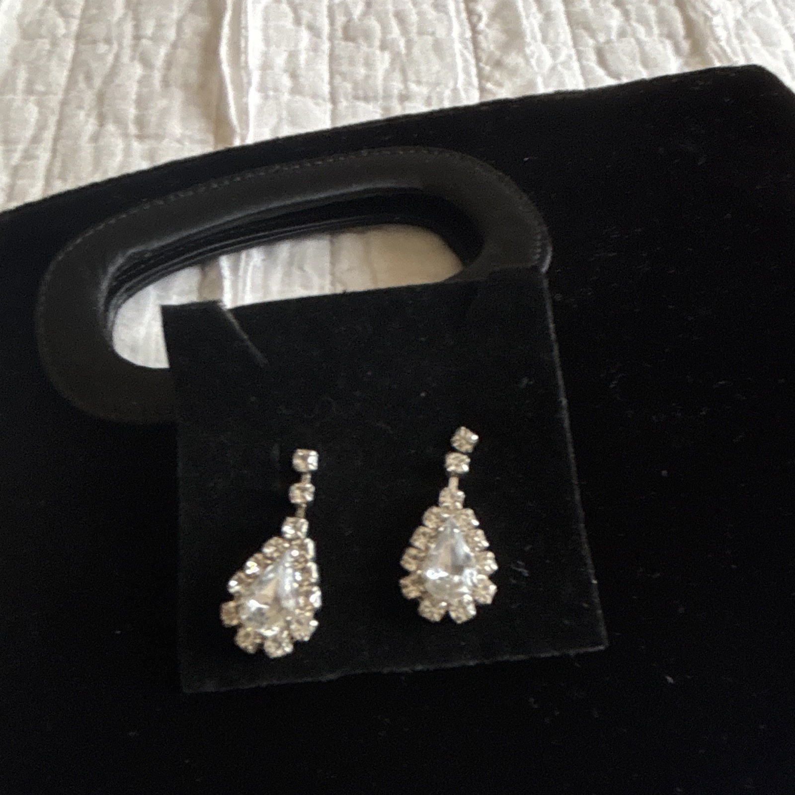 Silver Tone Clear Crystal Rhinestone Teardrop Dangle/Drop Earrings for Lobe