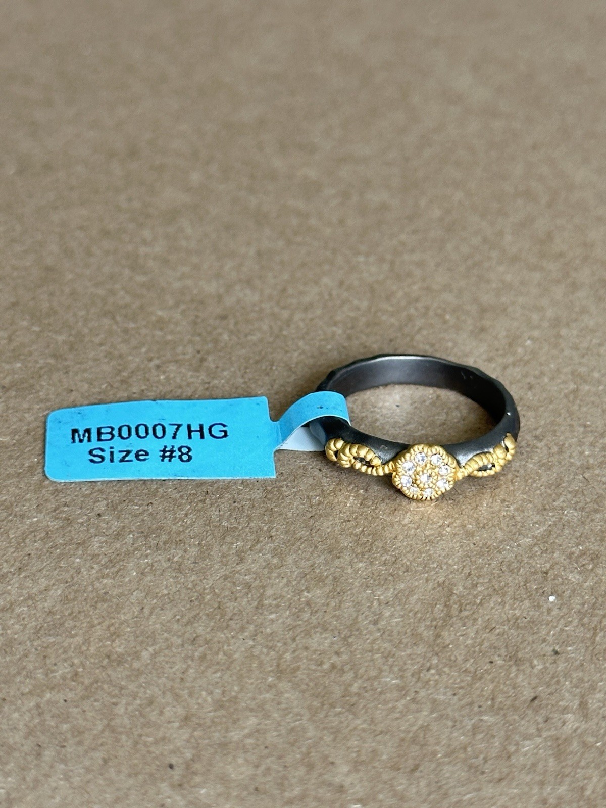 🆕 Gold Flower Band Ring with Crystal Accents – Size 8 – Made in Thailand