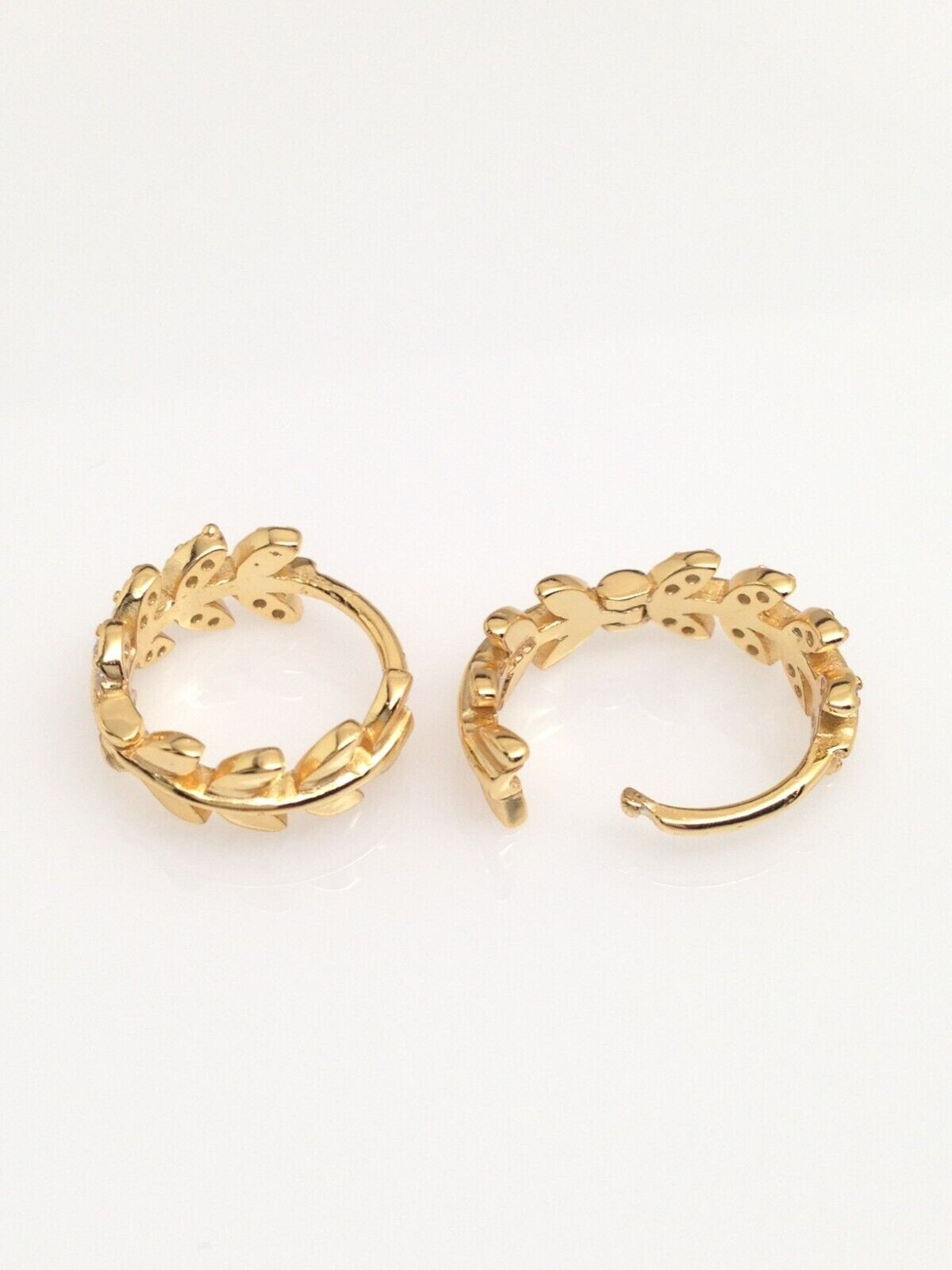 925 Sterling Silver CZ Leaf Vine Huggie Hoop Earrings Gold Women 12mm/9.8mm x4.3