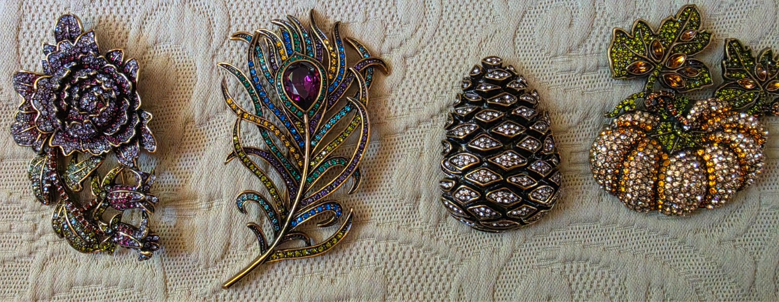 Lot 4 Heidi Daus brooch pin Flower Bloom Feather Pinecone Pumpkin