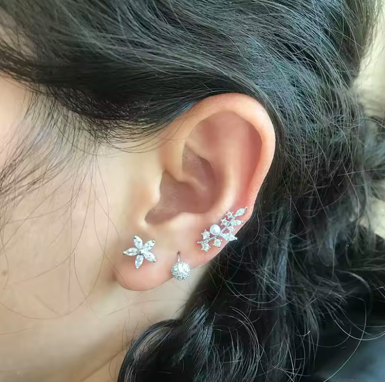 Beautiful Crawler Gold Silver Cartilage Helix Lobe Tragus Conch Earring Gift UK