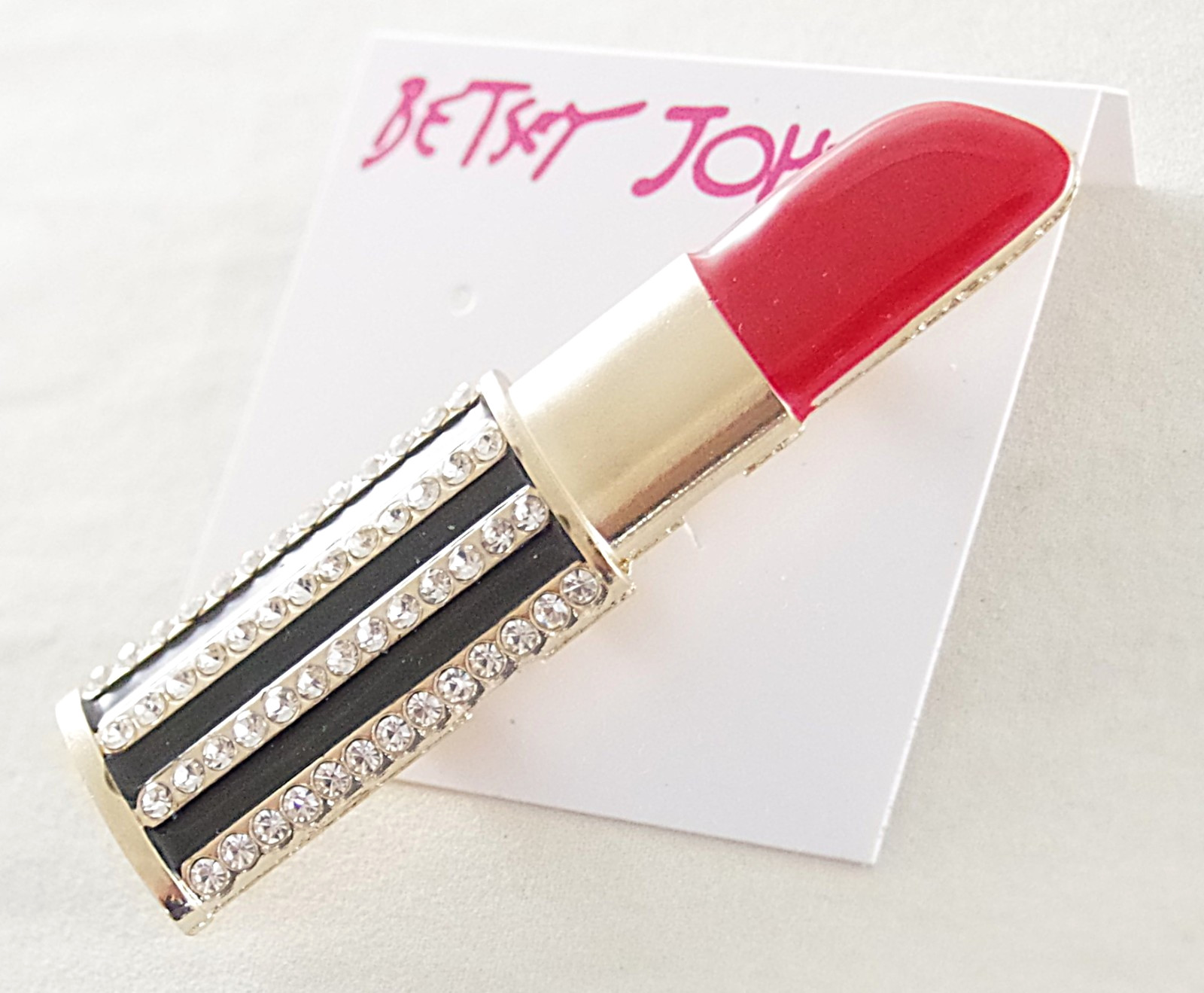 2.5″ BETSEY JOHNSON RED LIPSTICK TUBE RHINESTONE, ENAMEL & GOLD TONE BROOCH PIN