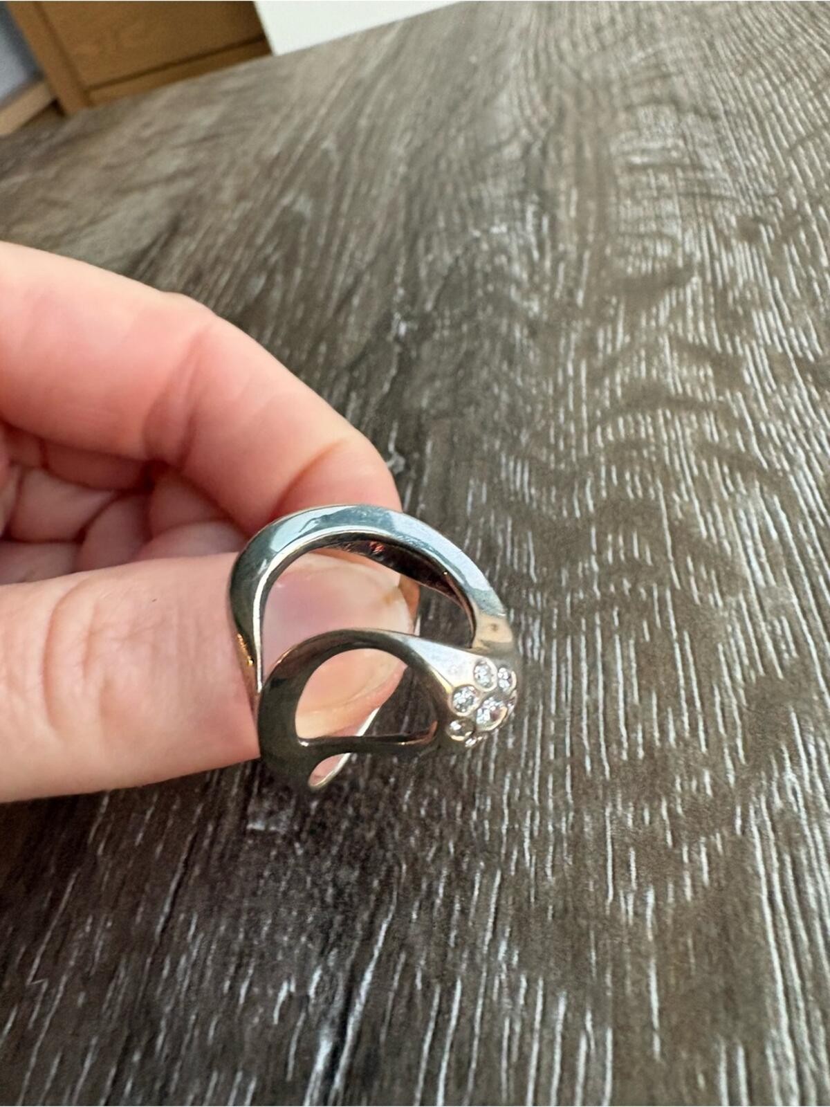 Sterling Silver Open Circle Ring with Crystal Accents – Size 9