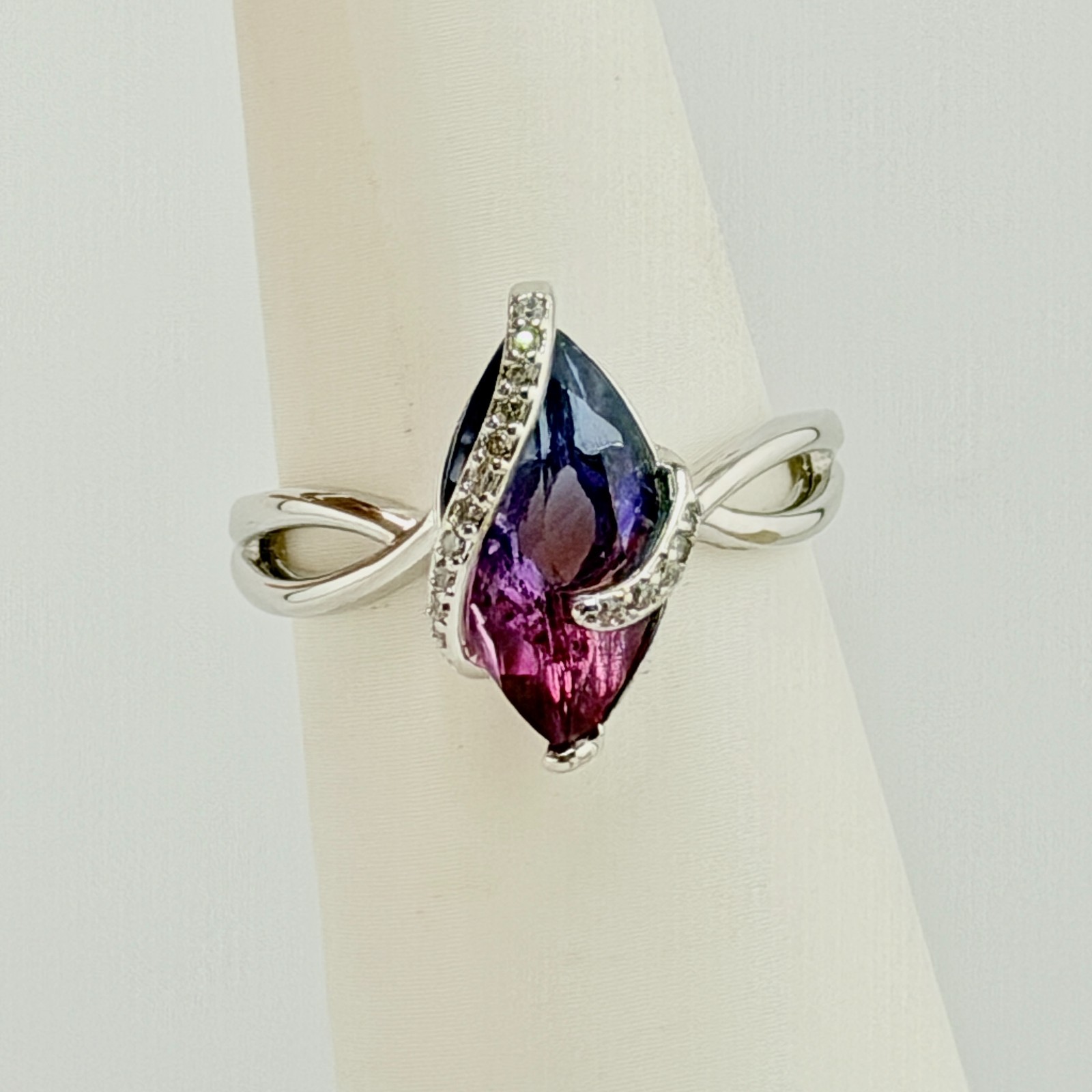 Bomb Party Retro Size 10 Blue Purple Bi Color Alexandrite on Rhodium