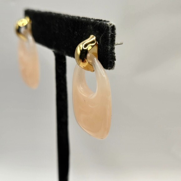 NWOT Avon 1989 Blush Hoop Pierced Earrings Pale Pink Lucite Metal Statement VTG