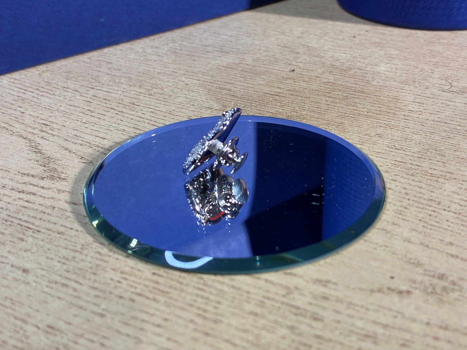 2011 Swarovski Polar Bear Membership Gift Stick Pin