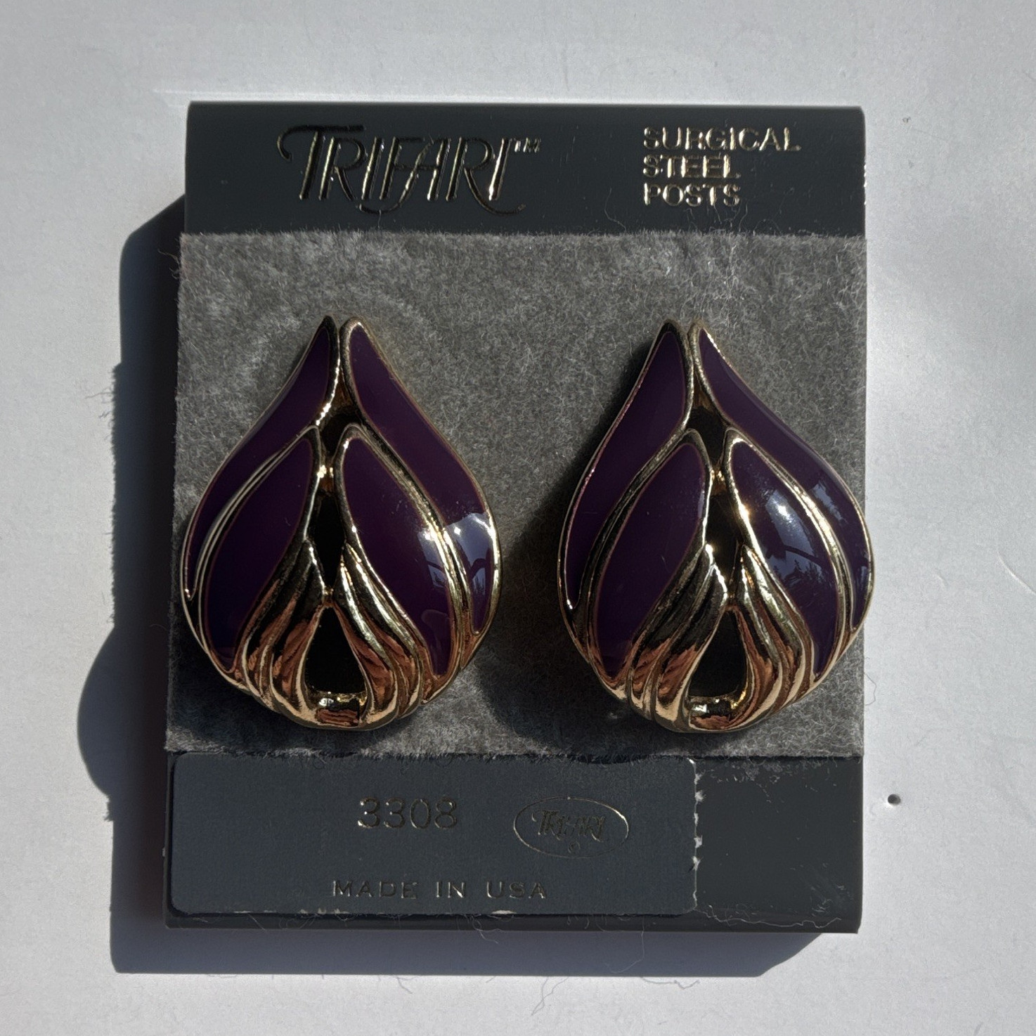 VTG 1980s/90s Trifari Signed Teardrop Purple Enamel Gold Tone Stud Earrings