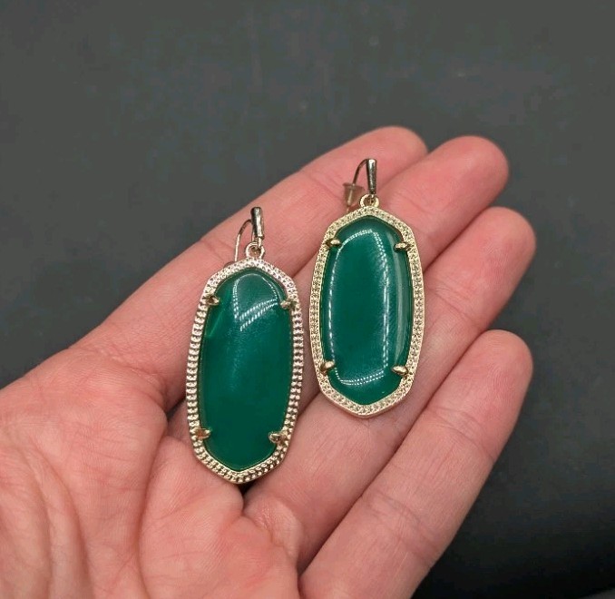 Kendra Scott Elle Green Dangle Drop Gold Tone Earrings On Card