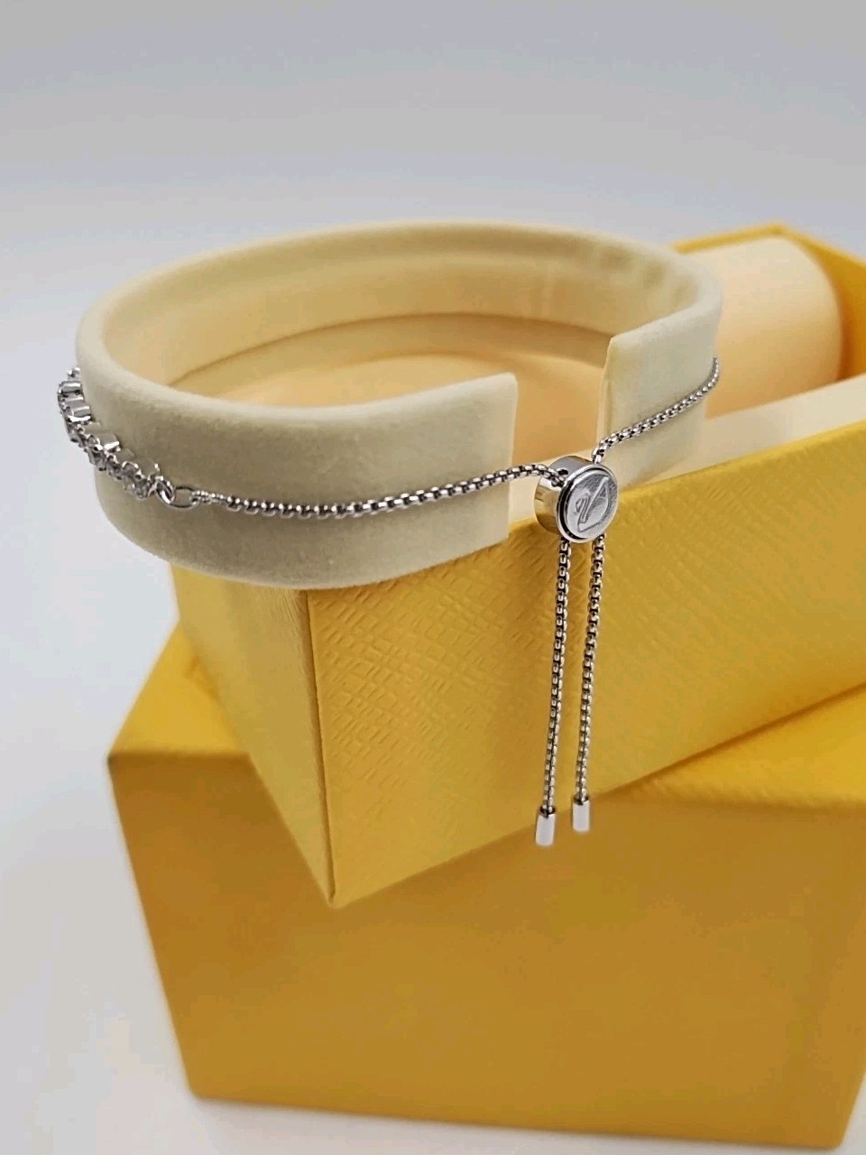 Swarovski Crystal Subtle Trilogy Bracelet Mixed Round Cuts 5677813 (#E2-A3)