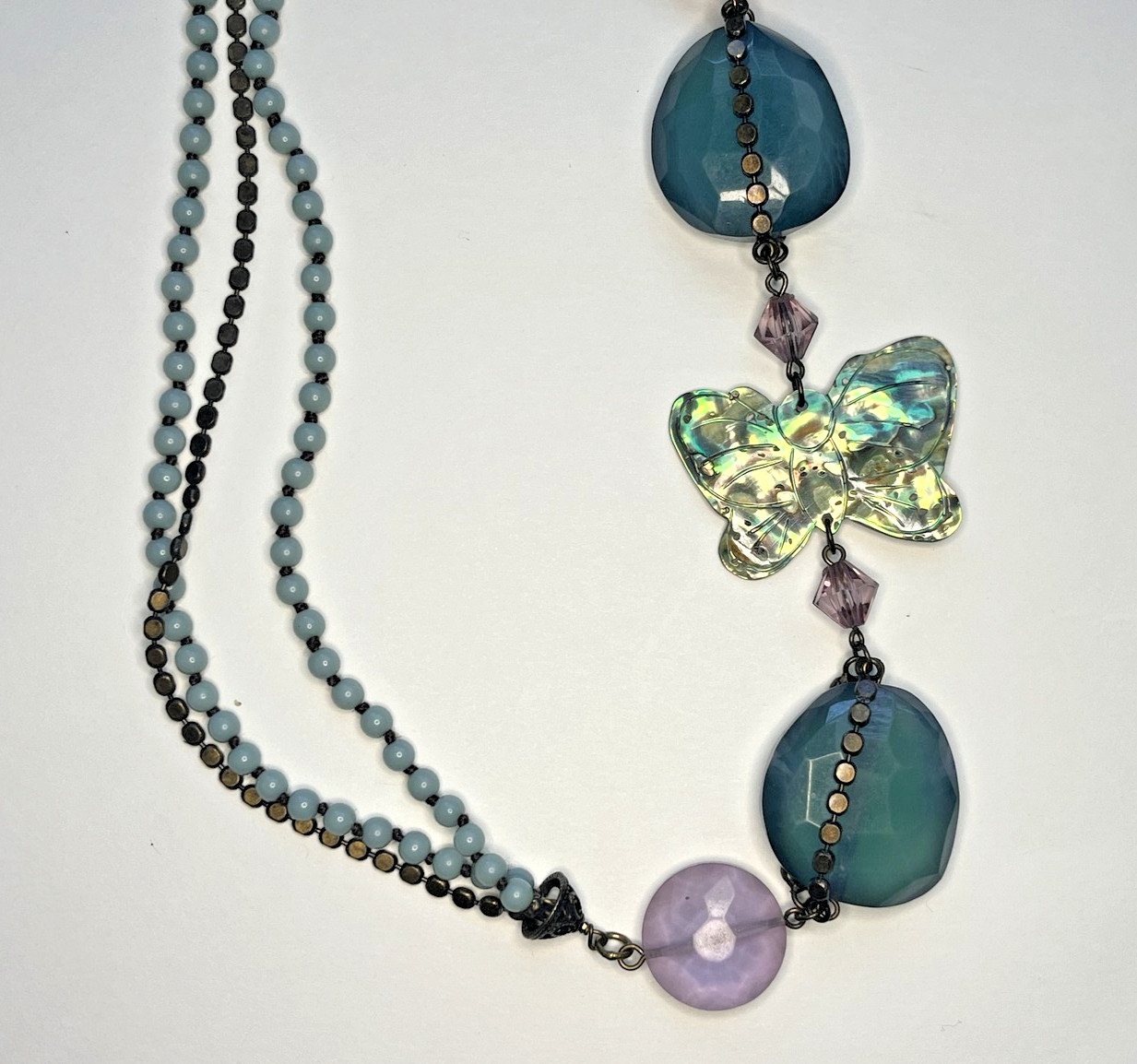 COLDWATER CREEK COPPER COLOR METAL ACRYLIC BLUE & LILAC BEADS BUTTERFLY NECKLACE