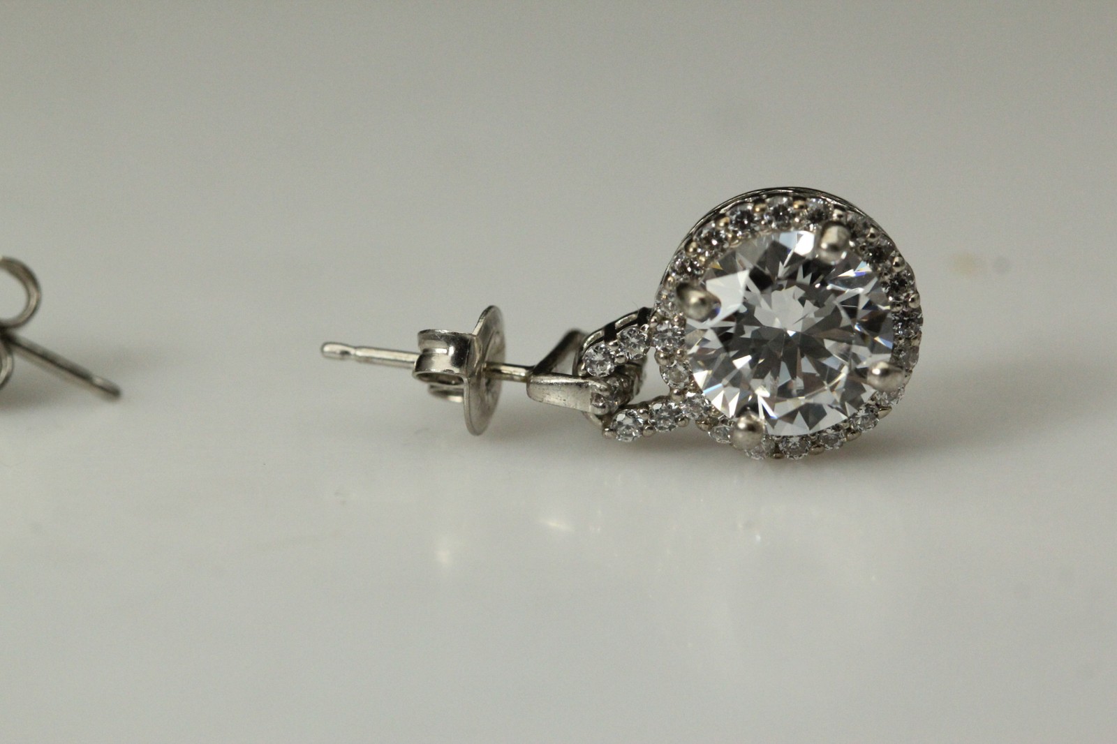 925 Sterling Silver Cubic Zirconia Halo Post Earrings 5.6 Grams (EAR5847)