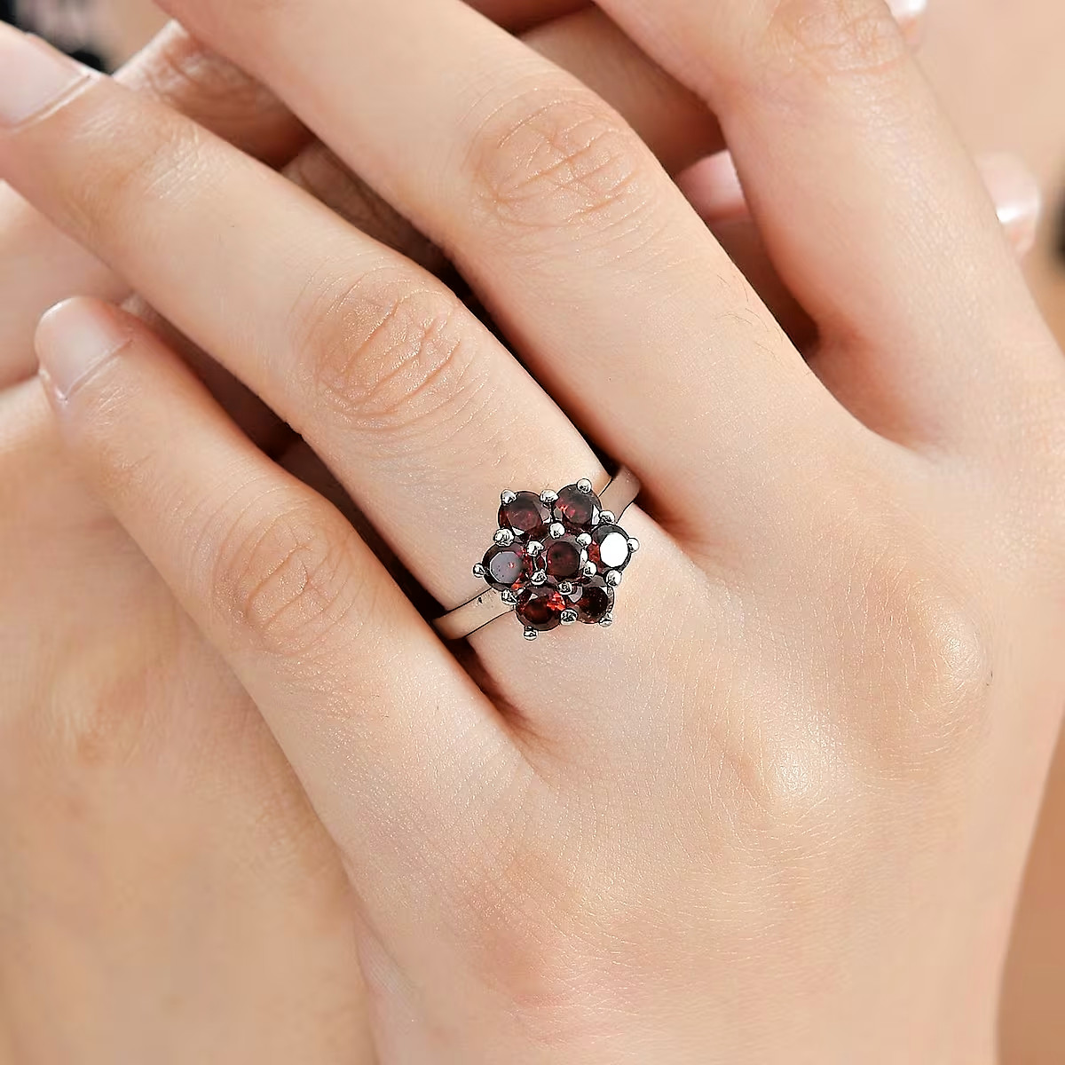 Mozambique Round Garnets 2.35 ctw Floral Ring in 316L Stainless Steel Size 8 NEW