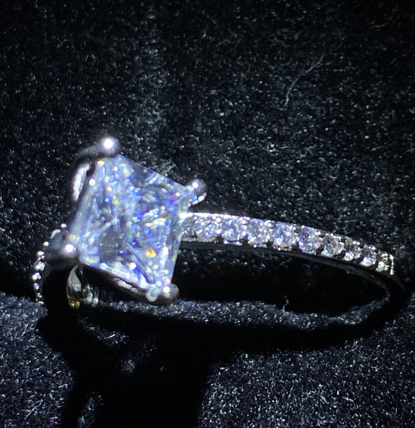 CLEAR CRYSTAL Ring. Silver.Modern Unusual Design Size S1/2. (60.5.)Sparkles