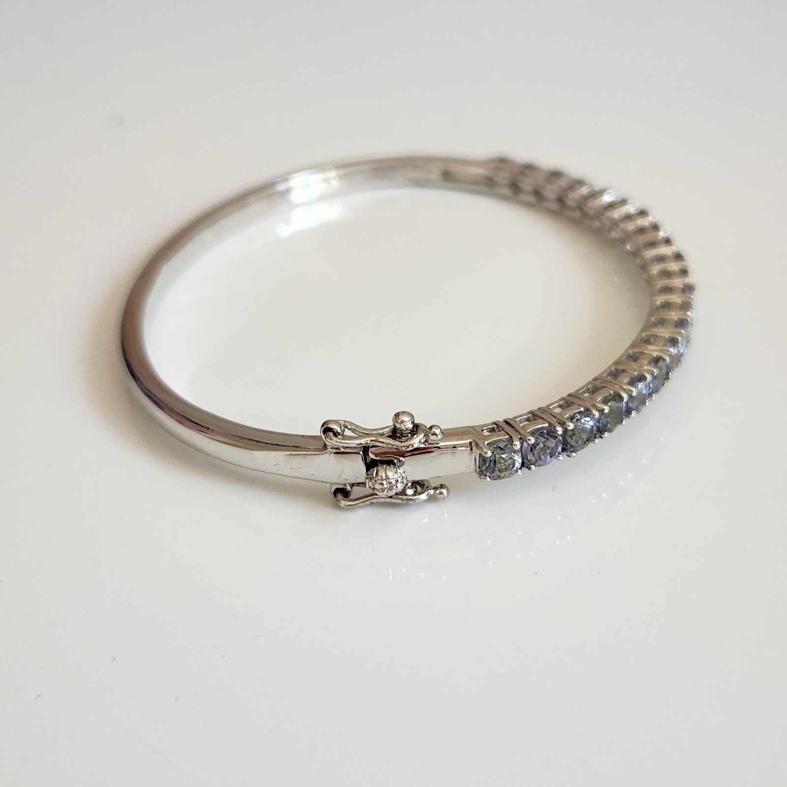 Bi-Colour Tanzanite Oval Bangle in Sterling Silver 4.61cts