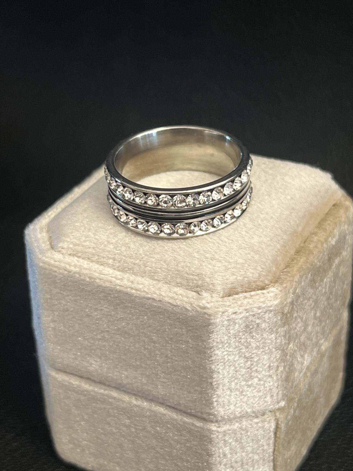 NEW SILVER 2 ROW CZ FASHION RING WEDDING BAND 8MM WIDE SIZE 13 (RING STYLE #3)