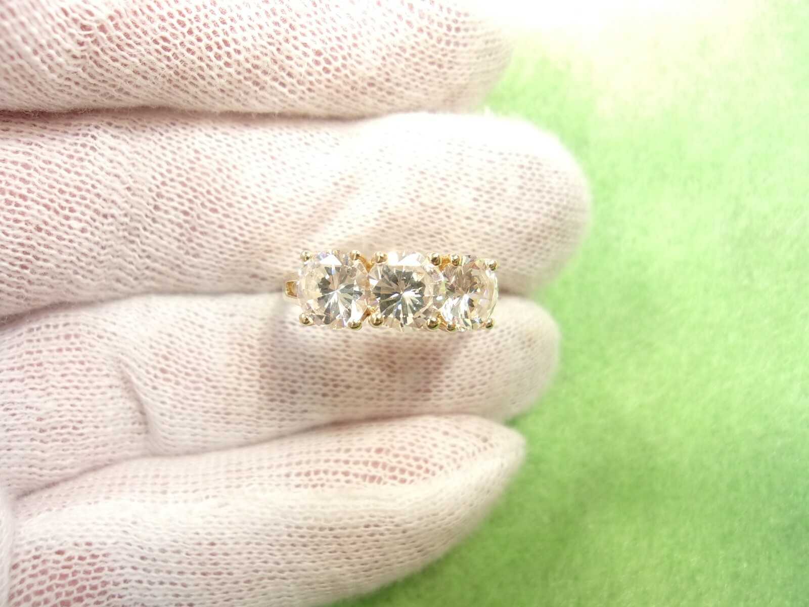 GORGEOUS 14K YELLOW GOLD & 3-STONE WHITE/CLEAR CZ RING, APPROX. 6.5mm DIAMETER