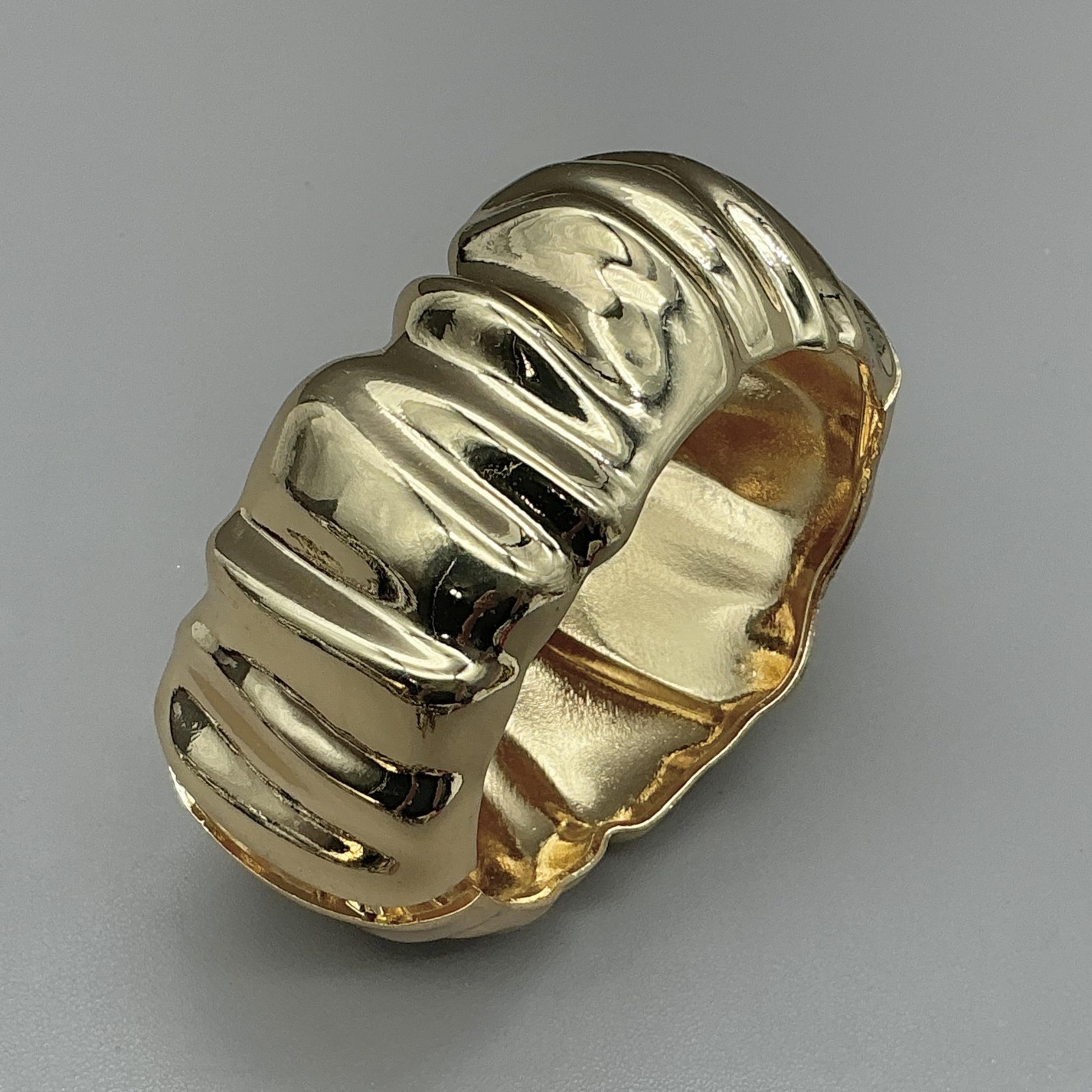 Bracelet Gold Tone Wide Chunky Ruched Snap Hinged Bangle Womens 7 In Jewelry