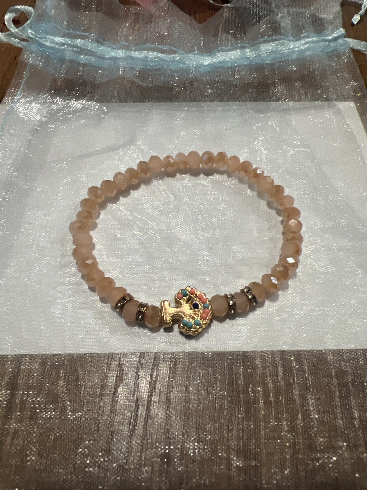 T Jazelle Beaded Stretch Faceted Peach Stones Charm Bracelet Sm/Med 7 1/2” # 17