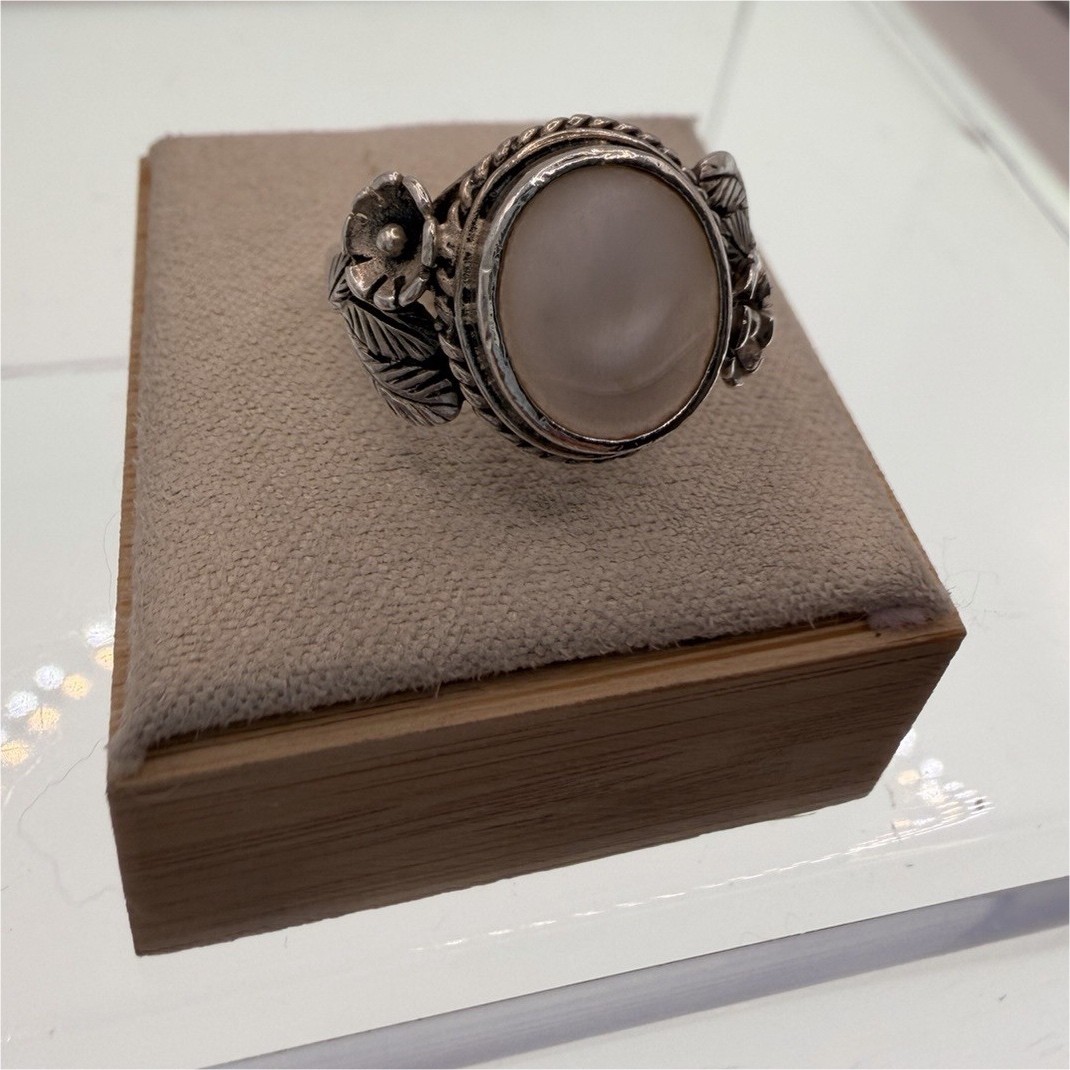 Sterling Silver Mother of Pearl Ring Size 7.5 Floral Southwest Boho Signed