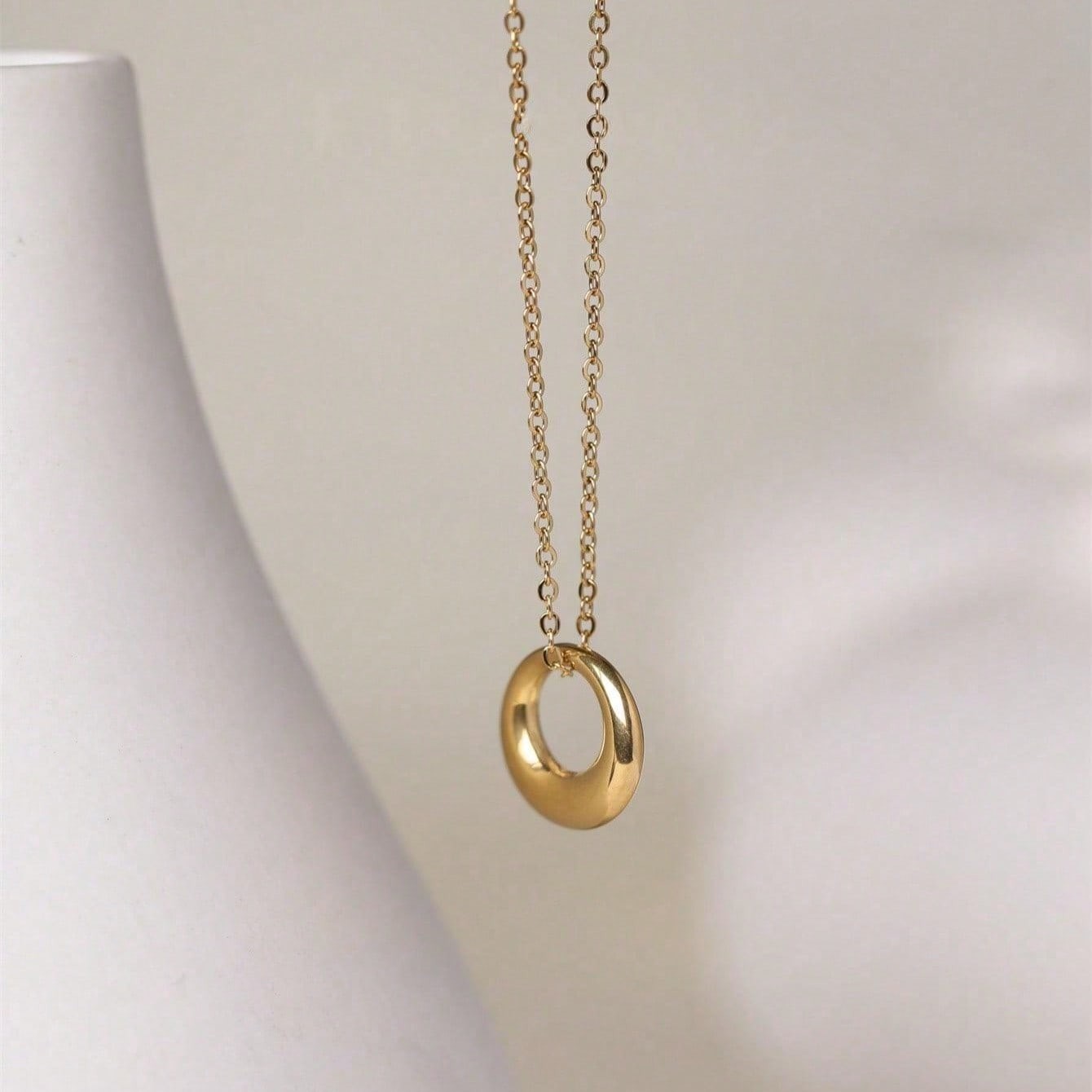 FICCINO Classic Elegant Gold-Plated Titanium Steel Donut Pendant Necklace