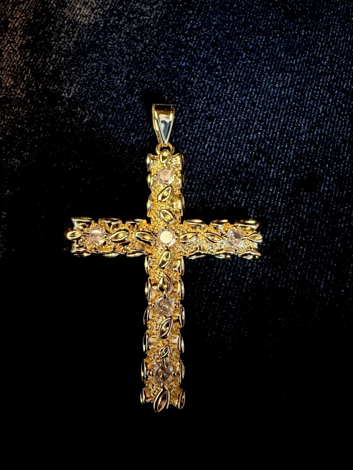 18K Gold Filled 2in Cross Pendant w/Moissanite Diamonds. Very Nice Piece!