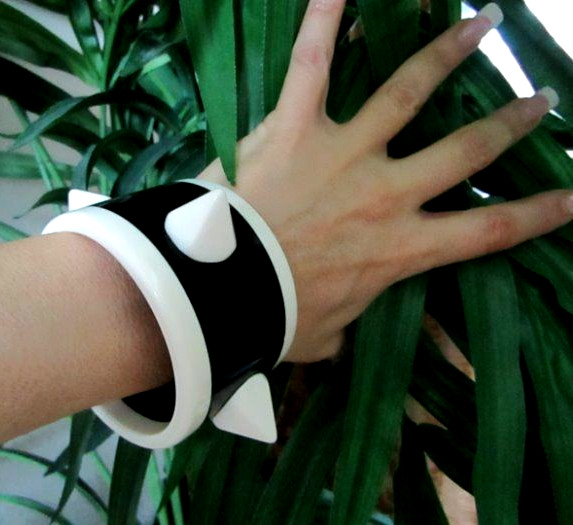 Unique Chunky Black White Handmade Plastic Resin Bangle Bracelet Pointed Spikes
