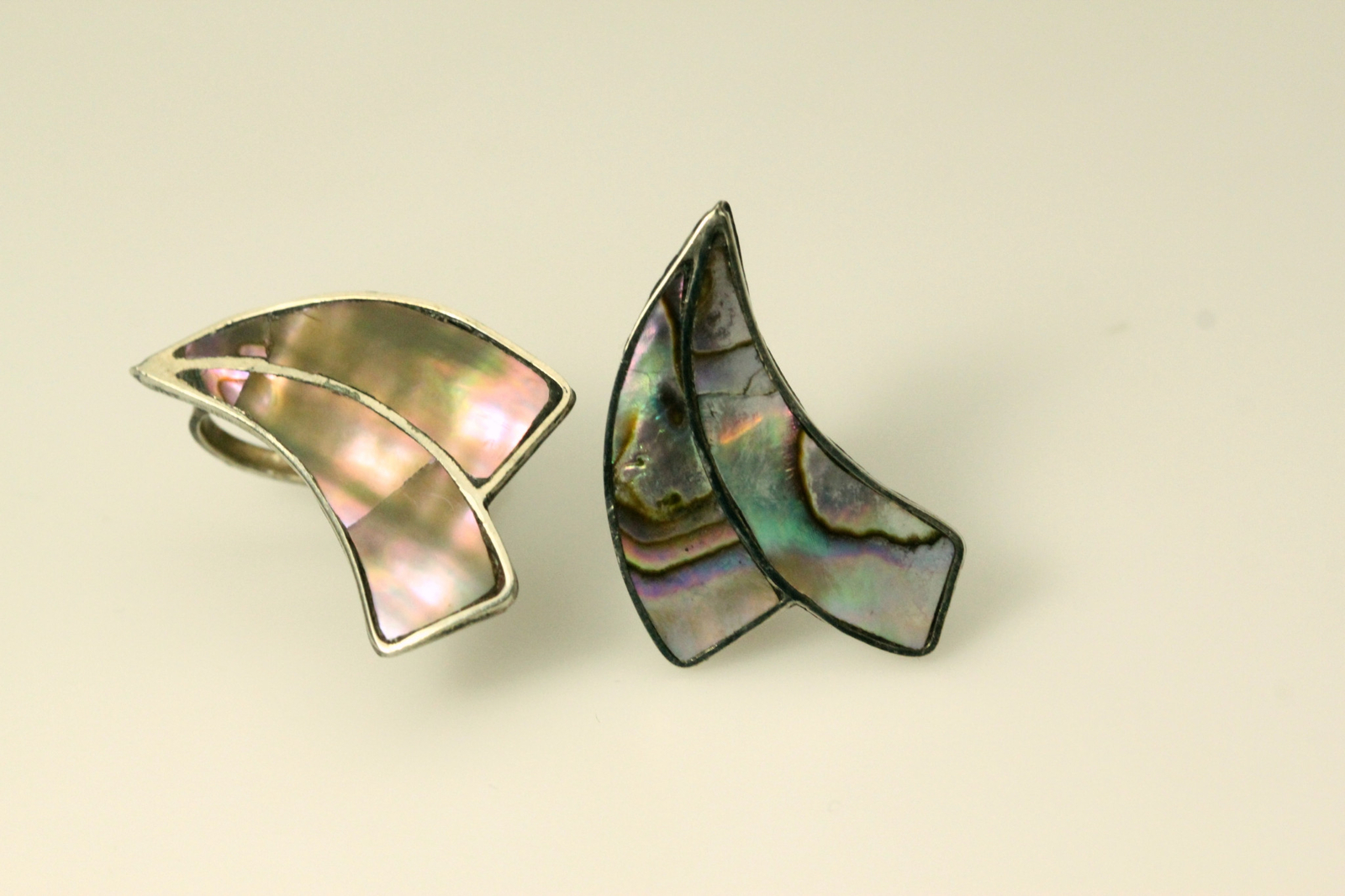 Silver Toned Paua Shell Curved Design Non Pierced Screw Back Earrings (EAR1597)