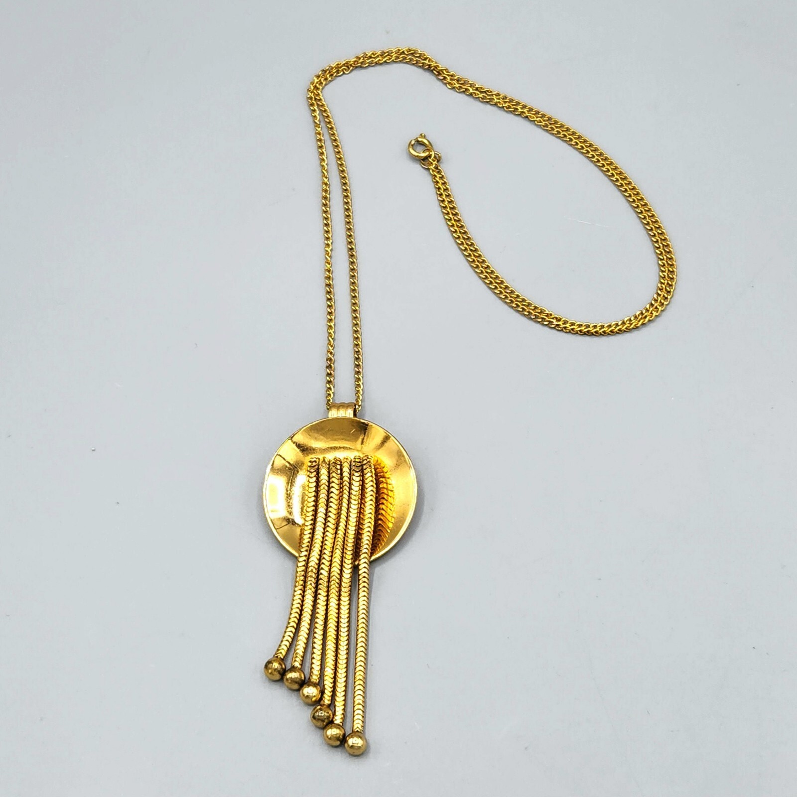 Vintage Art Deco Style Gold Tone Domed Tassel Fringe Pendant Chain Necklace 24″