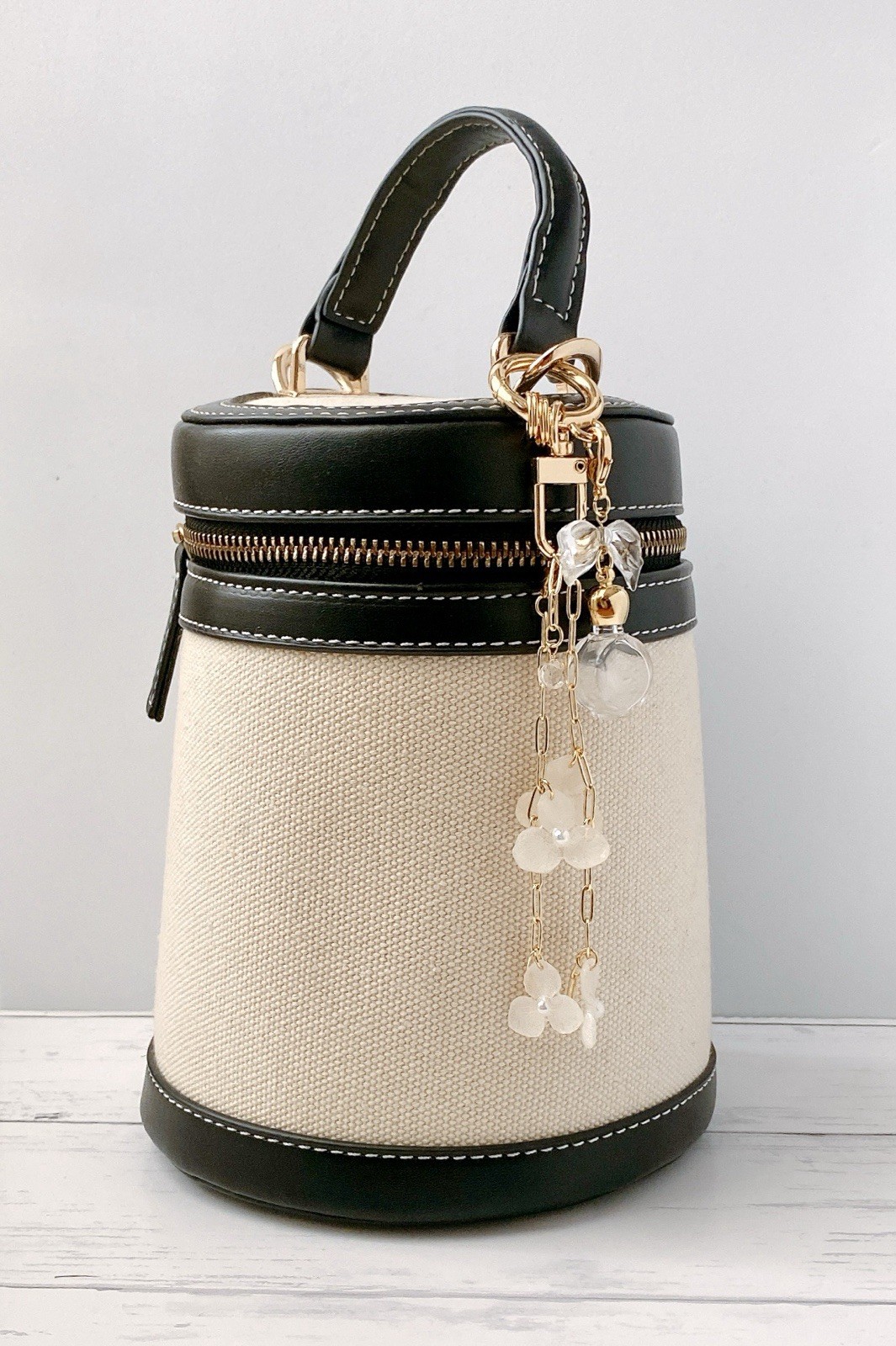 【Real Flower】Perfume Bottle Charm × Annabelle Bag Charm Bracelet (Baby Blue)