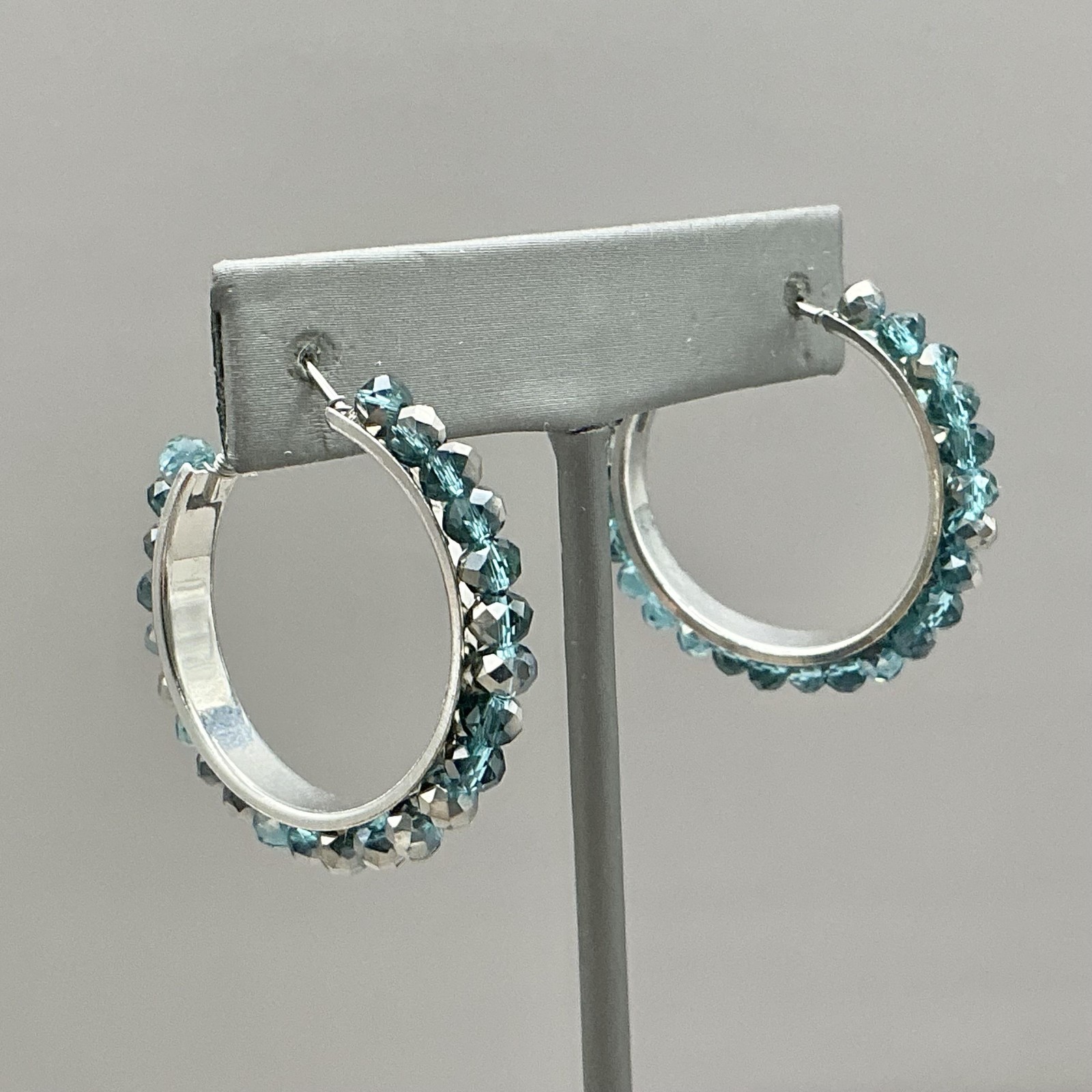 Earrings Aqua Blue Crystal Beaded Hoop Silver Tone Snap Closure 1.5″ Womens