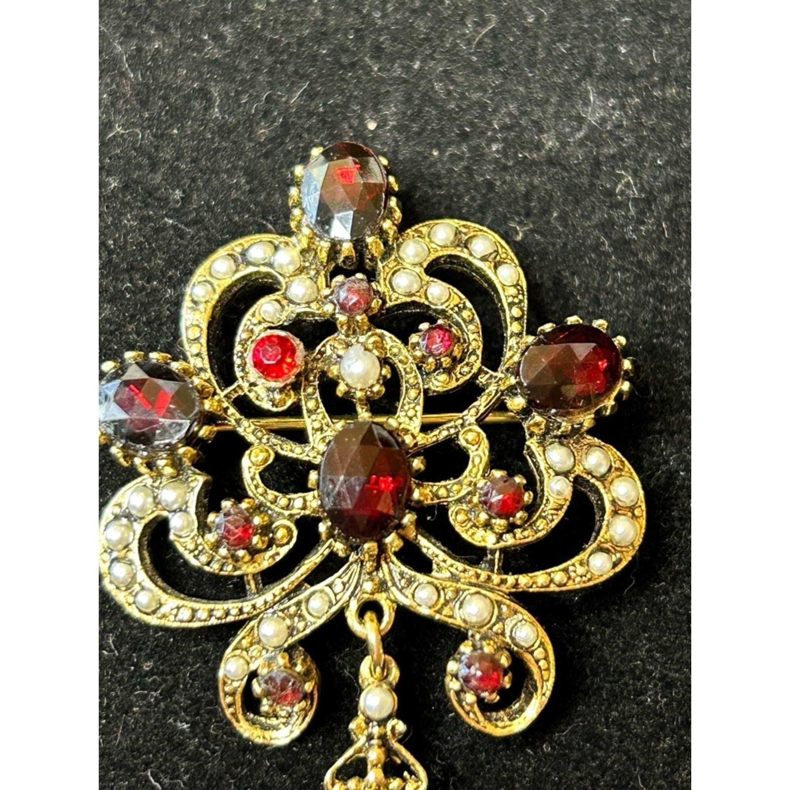 Gold-Tone Red Cabochon Filigree Pendant Brooch – Unbranded