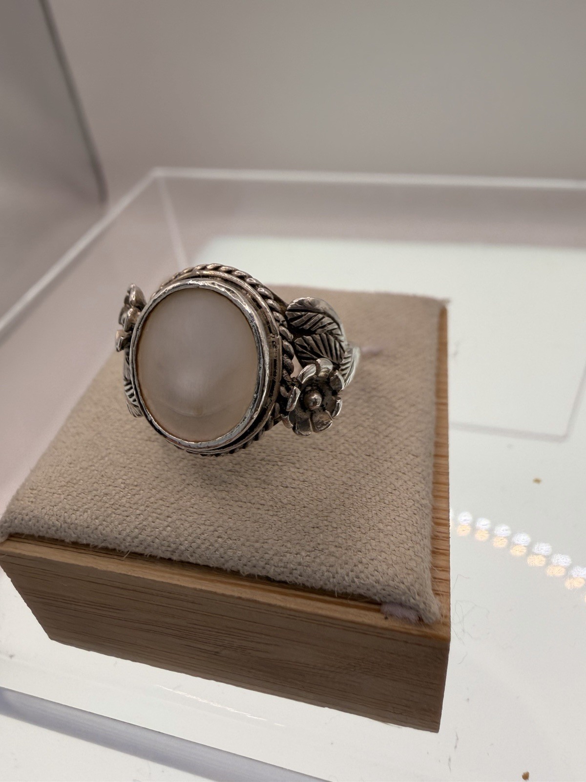 Sterling Silver Mother of Pearl Ring Size 7.5 Floral Southwest Boho Signed