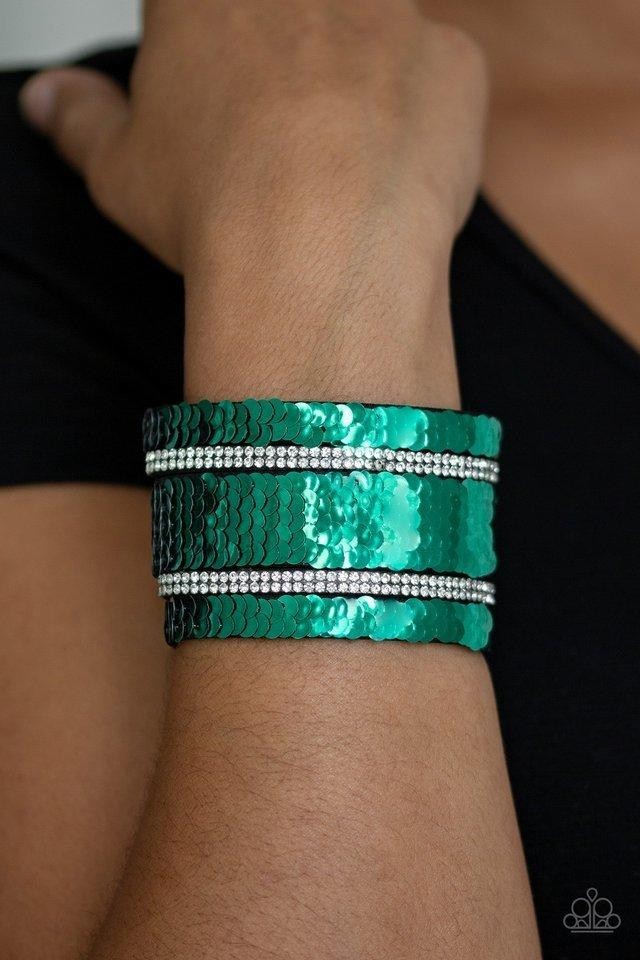Lot of 11 Mixed Sparkle Snap Wrap Cuff Style Bracelets -NEW- SB3