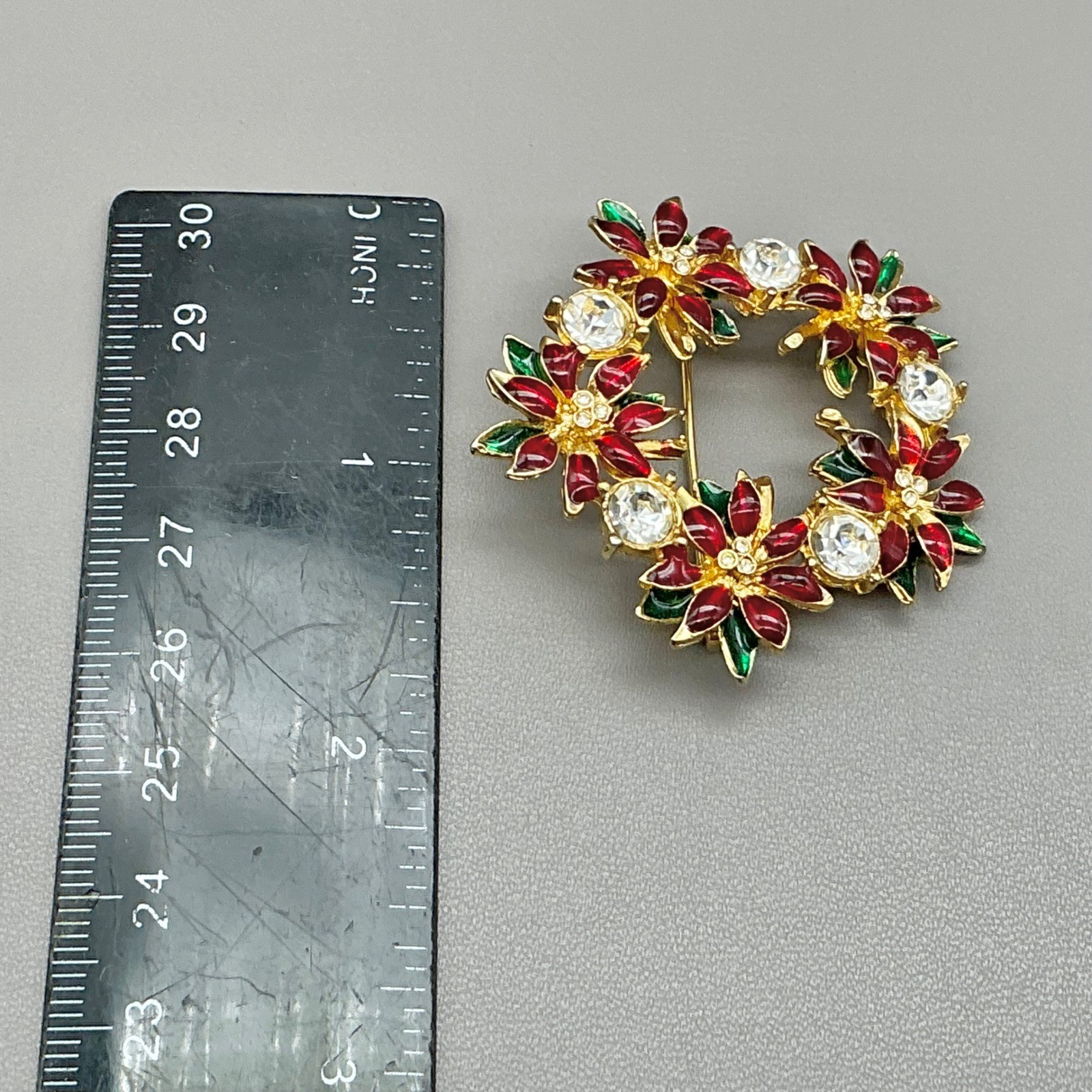 Brooch Women Red Green Gold Christmas Poinsettia Wreath Rhinestone Pin 1.75 Inch