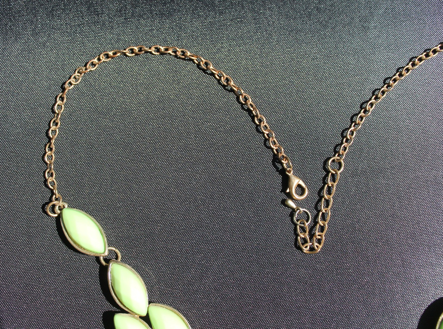 Light & Dark Green Gold Tone Chain Statement Bib Necklace Bib Acrylic Navettes