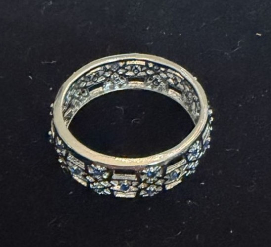 Silvertoned Ring Band with Dark Blue Stones – Size 9.5