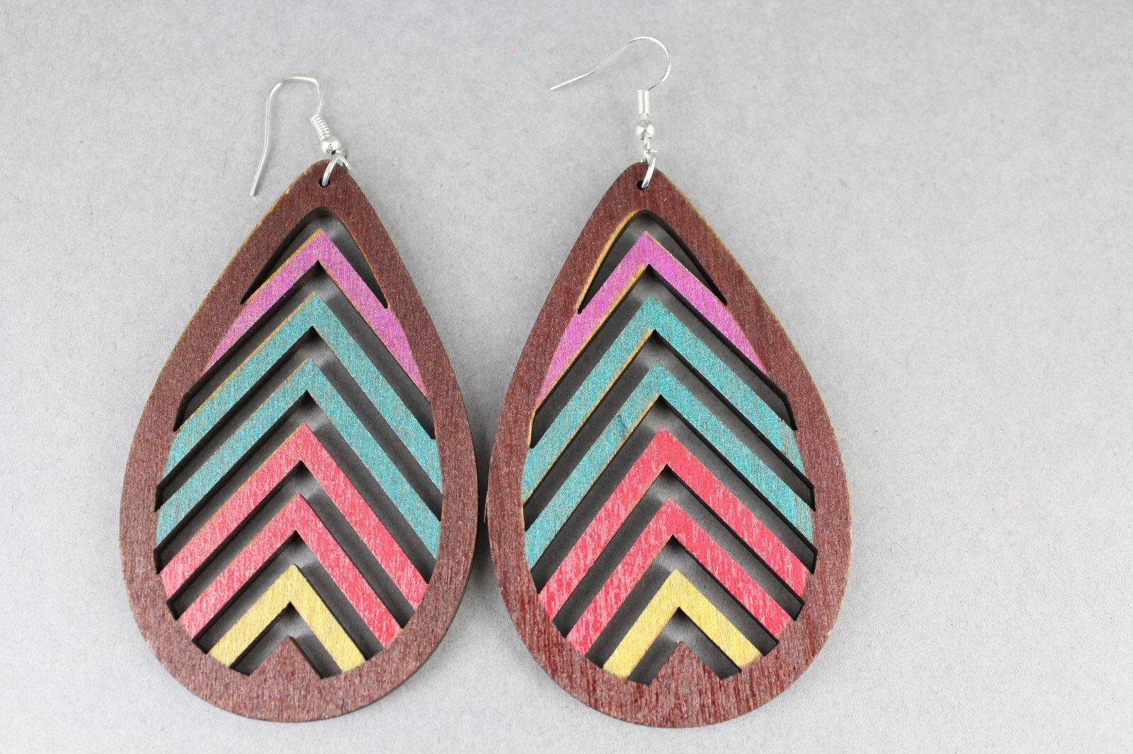 Brown chevron pattern earrings dangle teardrop lightweight wood 3 7/8″ long