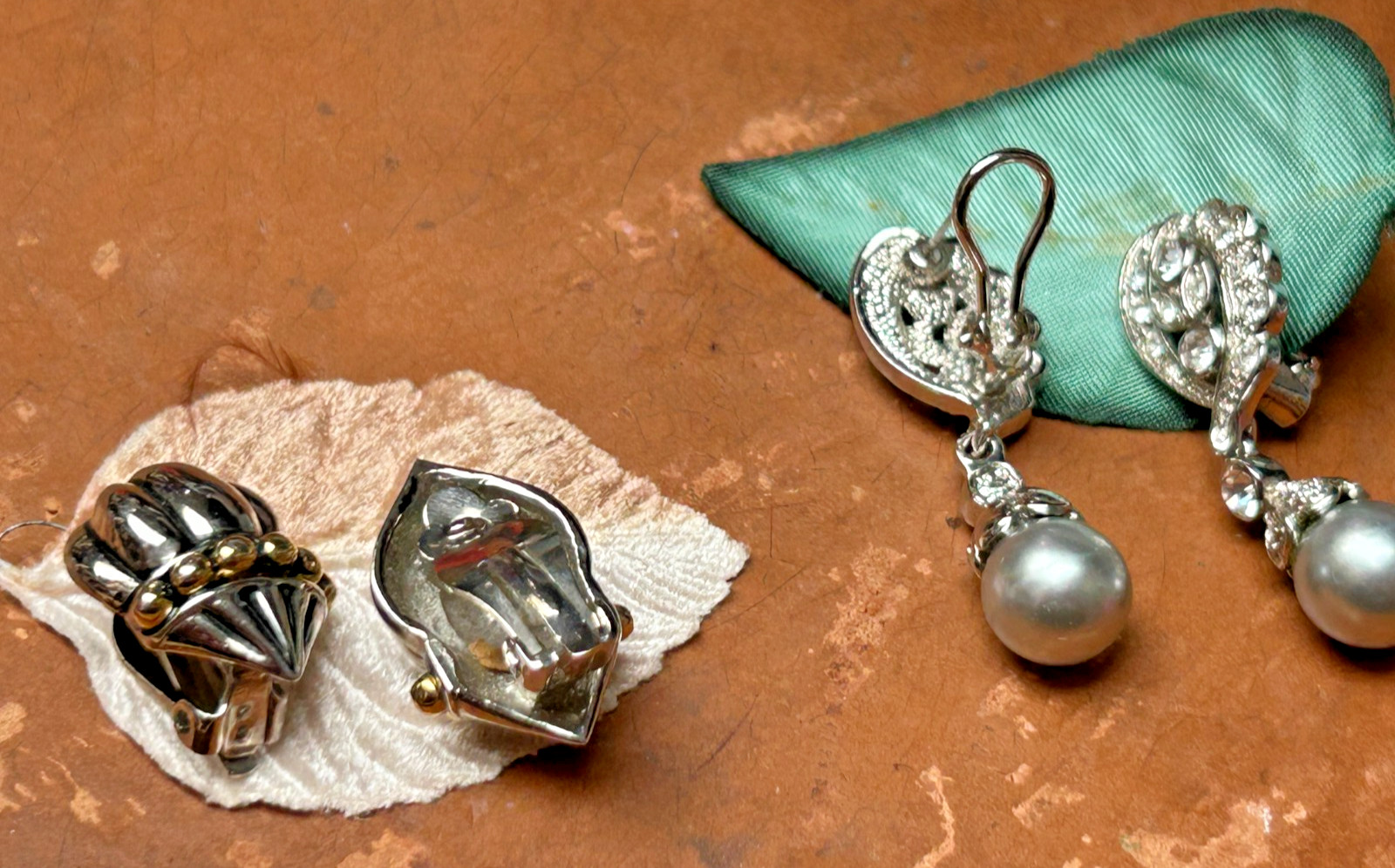 earings 1980s hook 2 pairs