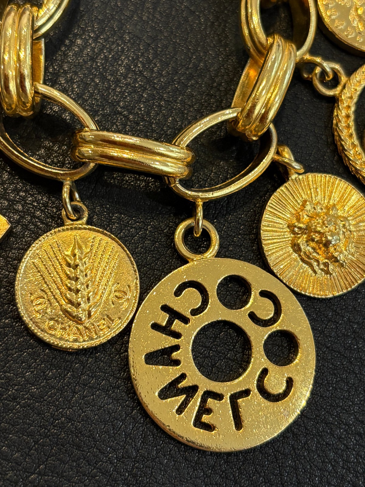 CHANEL Bracelet Bangle AUTH Coco Mark chain Logo Vintage Rare GOLD Icon 28 F/S