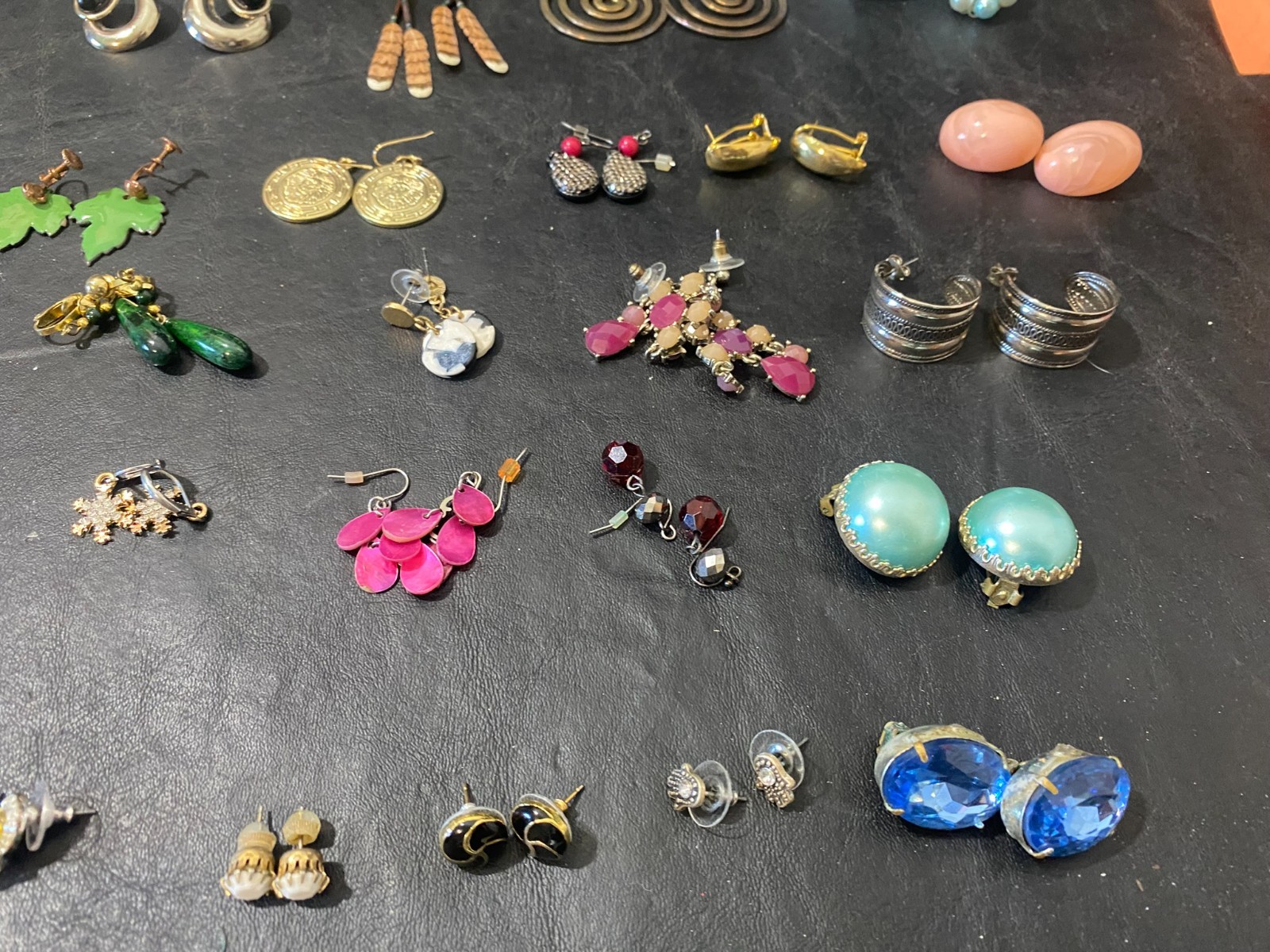 huge lot 125+ pairs earrings earring collection dangle stud hoop clip estate +