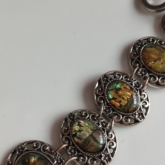 Silver Tone Oval Green/Brown Shell Link Bracelet Bezel Set Toggle 8 Stones