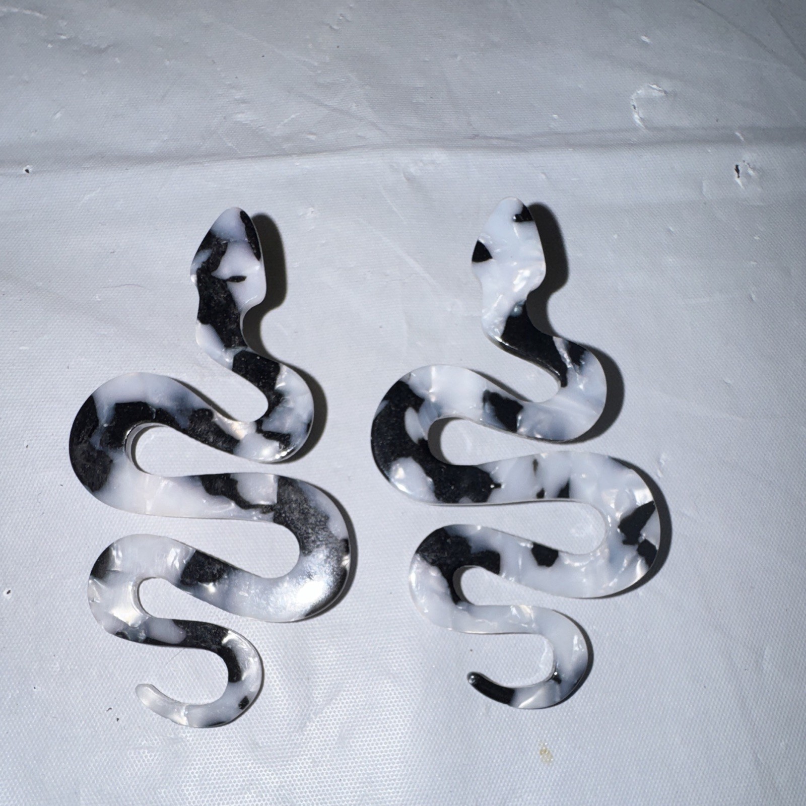 Black & White Snake Dangle/Drop Earrings Plastic Post Back Butterfly Closure