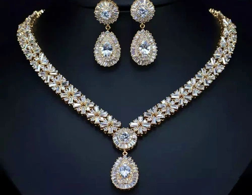 18k Gold Plated Necklace Earrings Set made w Swarovski Crystal Bridal Jewelry