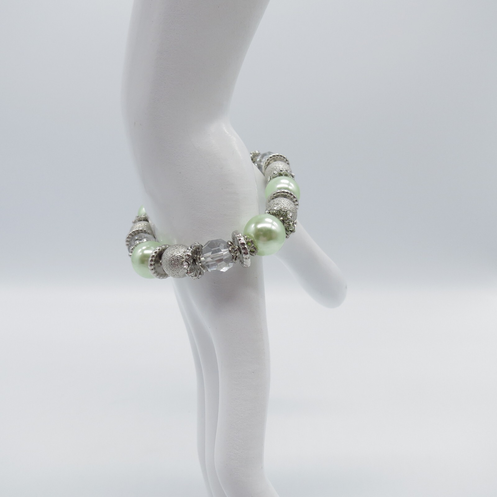 Green Pearlized Beads Stretch Bracelet Silver Tone Boho Everyday Wear 6.75″