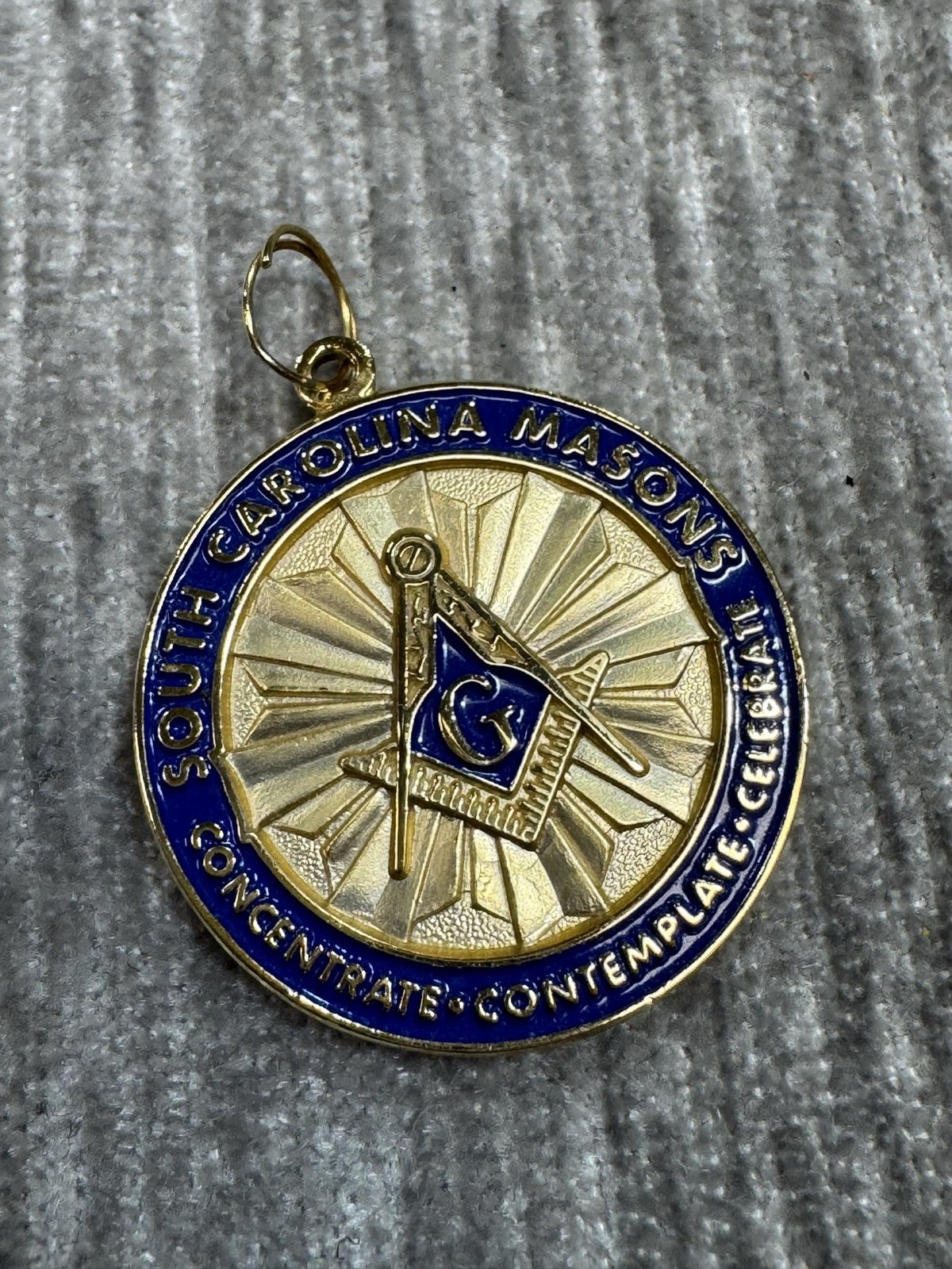 Masonic South Carolina Grand Lodge Round Pendant Medallion Enamel Gold Tone