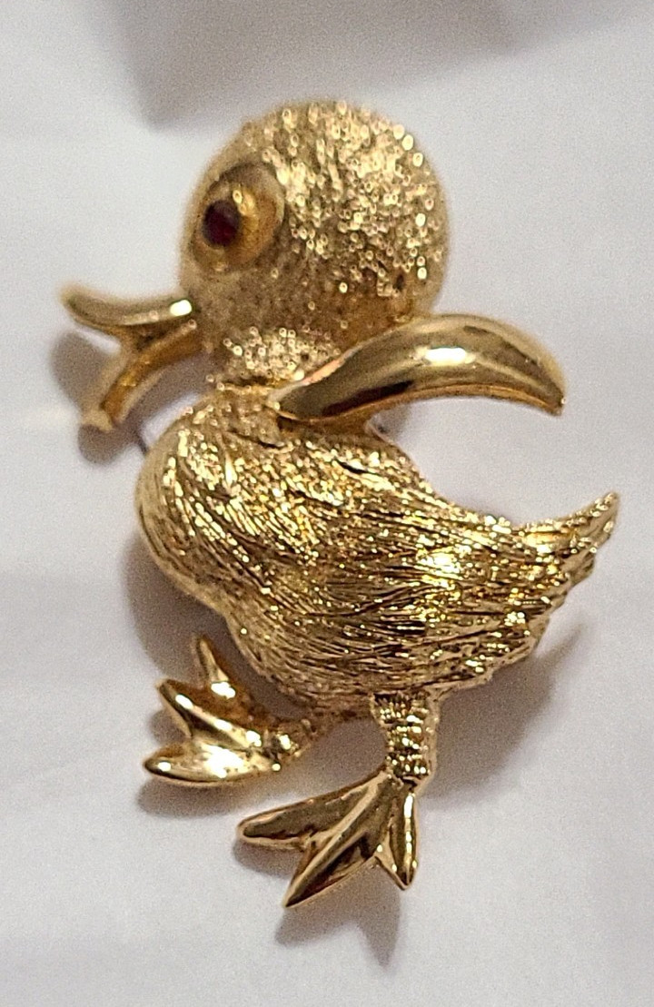 Monet Signed Vintage Gold Tone Textured Adorable Shiny Baby Duck Brooch