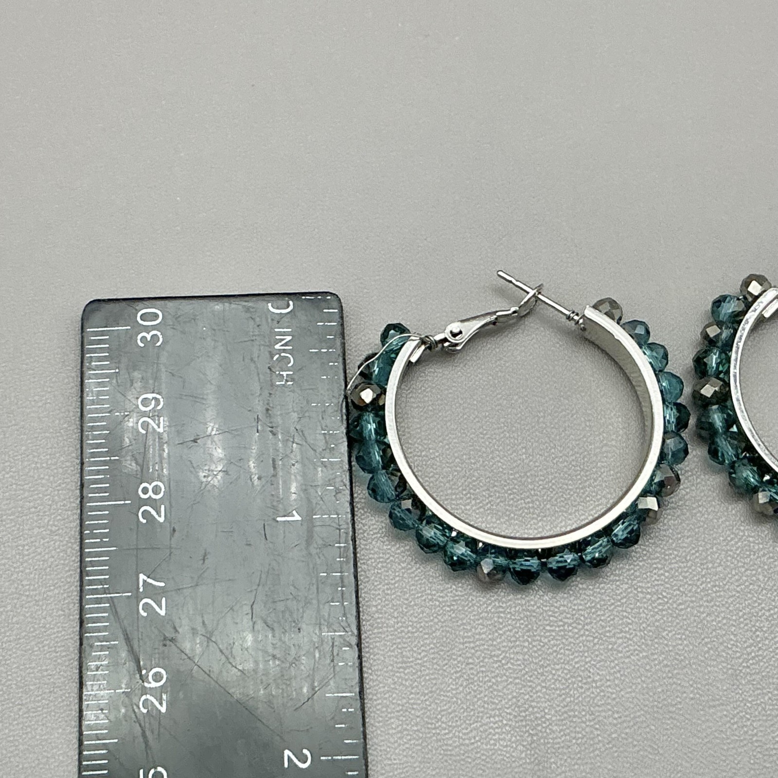 Earrings Aqua Blue Crystal Beaded Hoop Silver Tone Snap Closure 1.5″ Womens