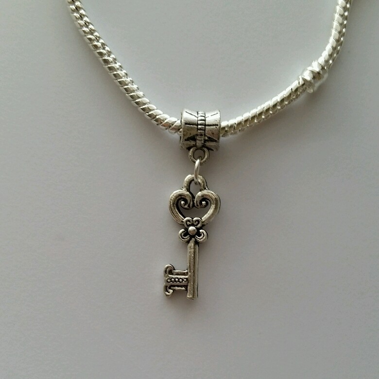 Antique Key Heart Dangle Bead for Silver European Bracelets Or Clip On Charm
